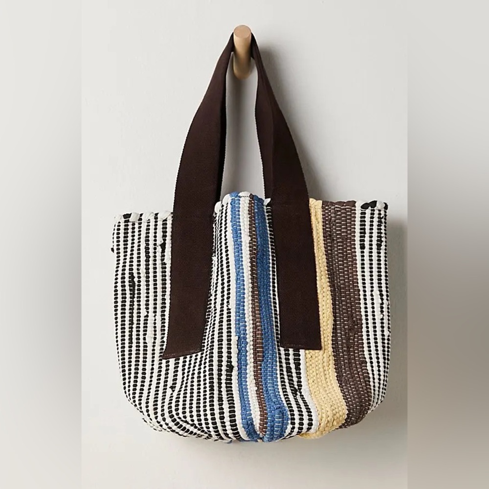 NWT Free People Driftwood Rug Tote Bag ~Banana Split~ - Picture 2 of 5